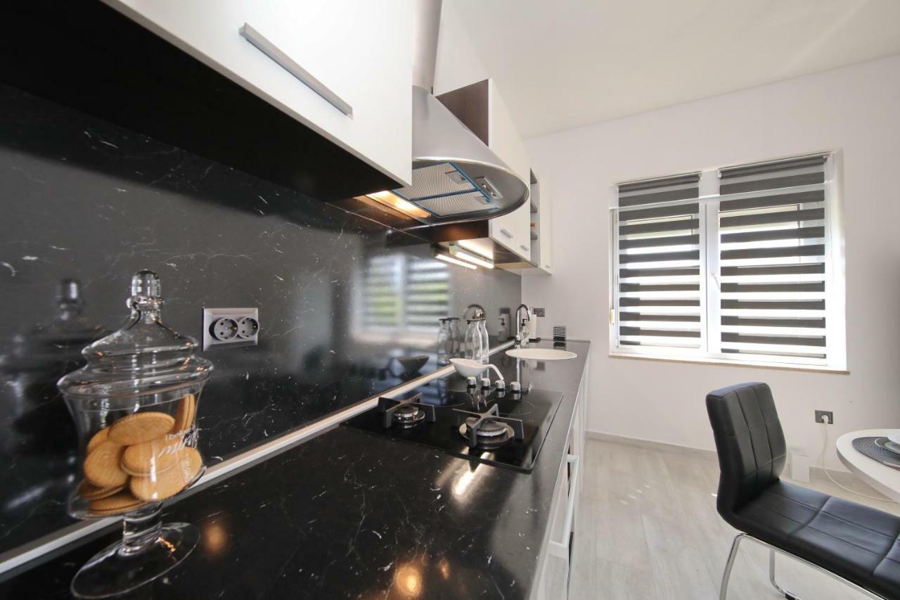 Hacienda Mia With Pool,Bbq,Free Parking Zadar Exterior foto